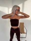 Czekoladowy komplet prążkowany Lamanuel – top bez ramiączek i legginsy modelujące – butik NUVELL PREMIUM